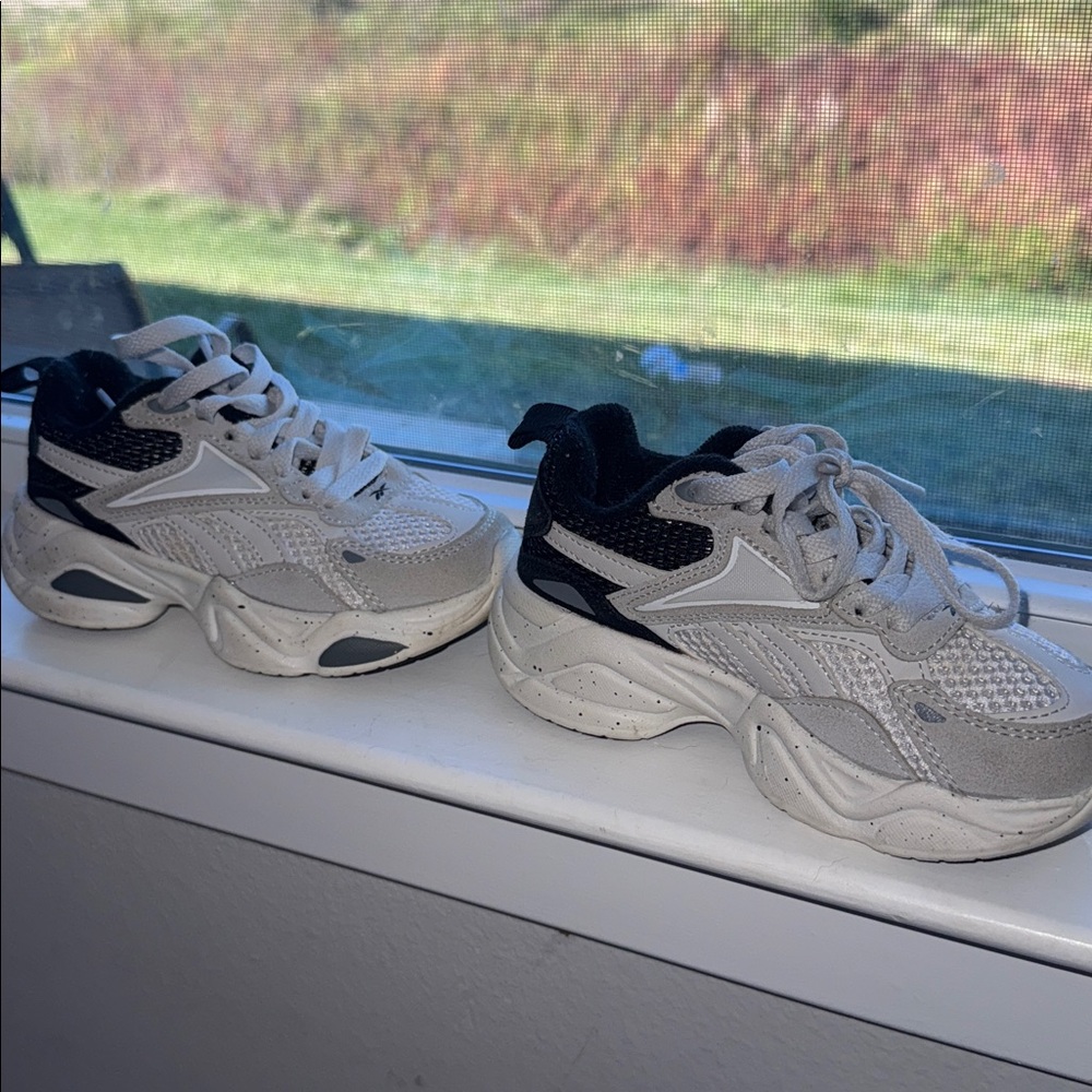 Reebok Boys Royal Charge White Black‎ Sneakers Charge Bridge Chunky Leather 11Y